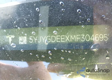 2021 Tesla Model Y Long Range Dual Motor All-Wheel Drive z USA, uszkodzony, nr VIN 5YJYGDEEXMF304695